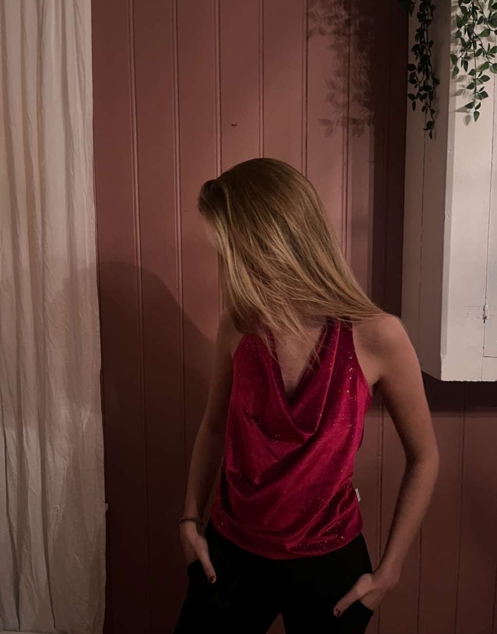 Halterneck topp (Rød)